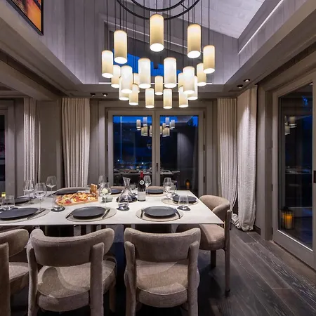 Crystal Chalet *
